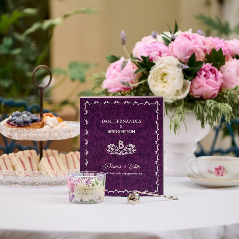 Kit Vela Perfumada e Apagador Dani fernandes Peônias e Chás 90gr - Imagem 2